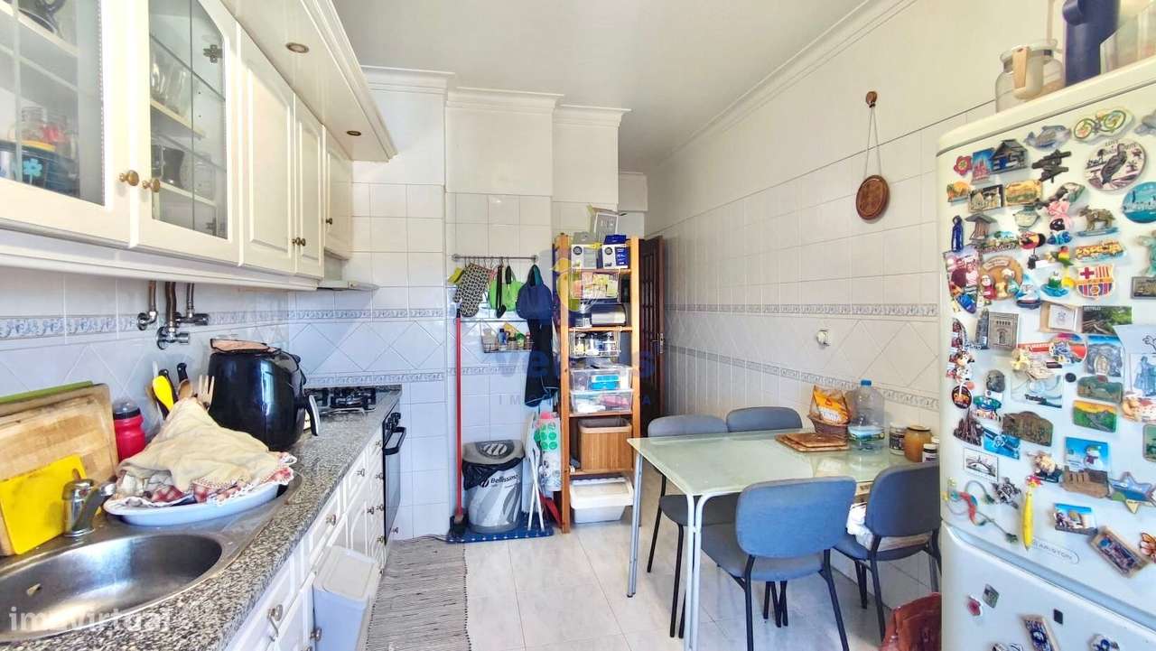 Apartamento T2 com Varanda , Arrecadação e vista Rio em Alverca-3