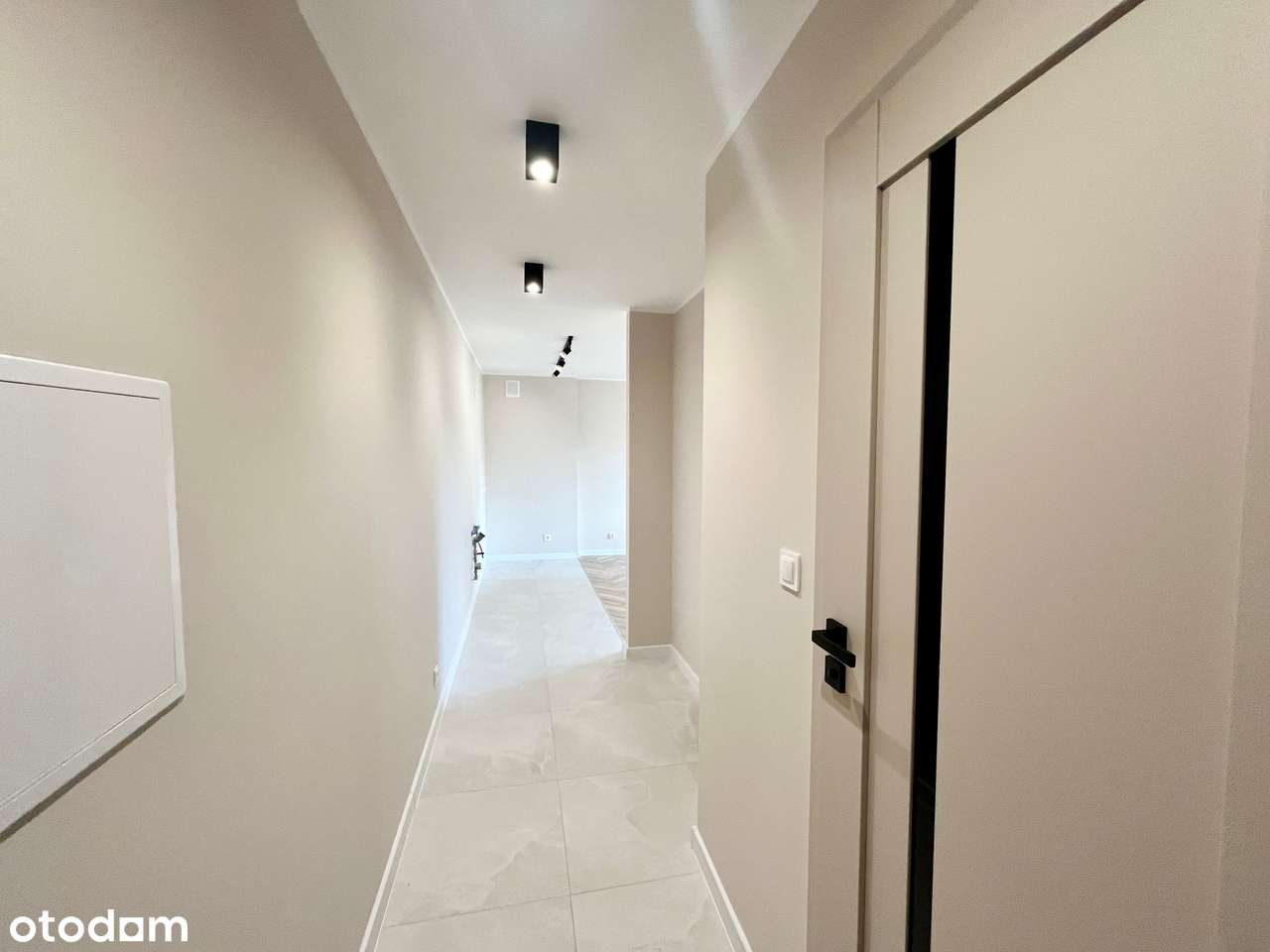 Styl i komfort – świeżo wykończone mieszkanie z niskim czynszem-11
