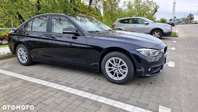 BMW Seria 3 318d Advantage - 36