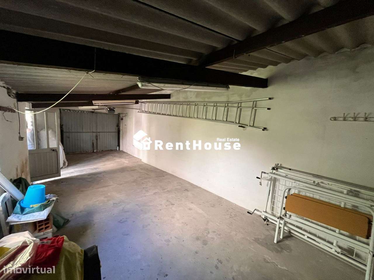 Moradia centenária no Estilo Senhorial com vistas de MAR-17