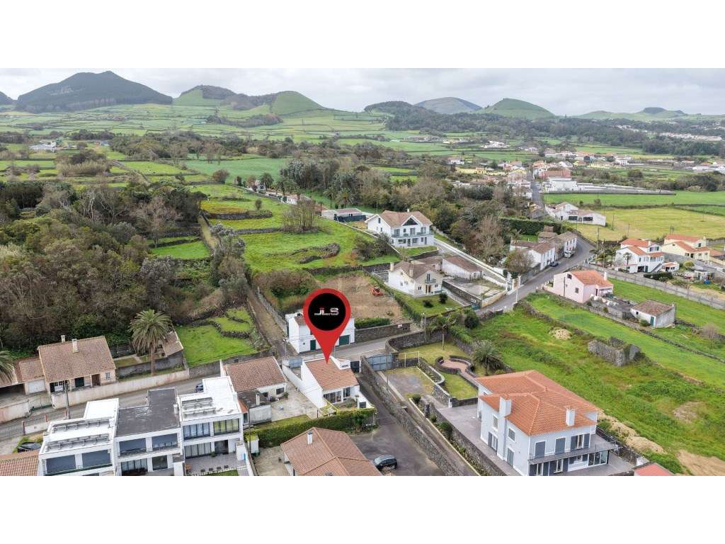 Moradia Térrea em Fenais da Luz: Conforto e Proximidade ao Mar-29