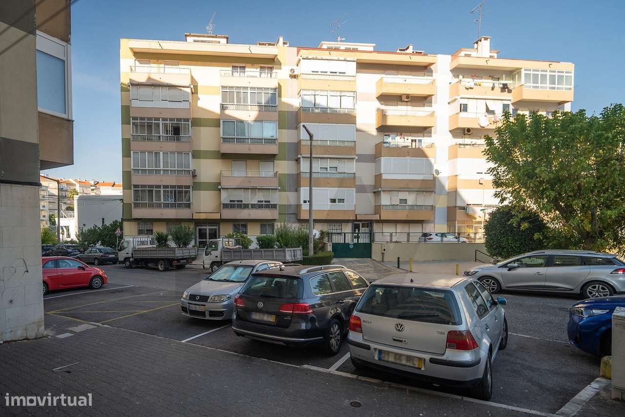 Oportunidade Única de Investimento | T1 na Póvoa de Santo Adrião-9