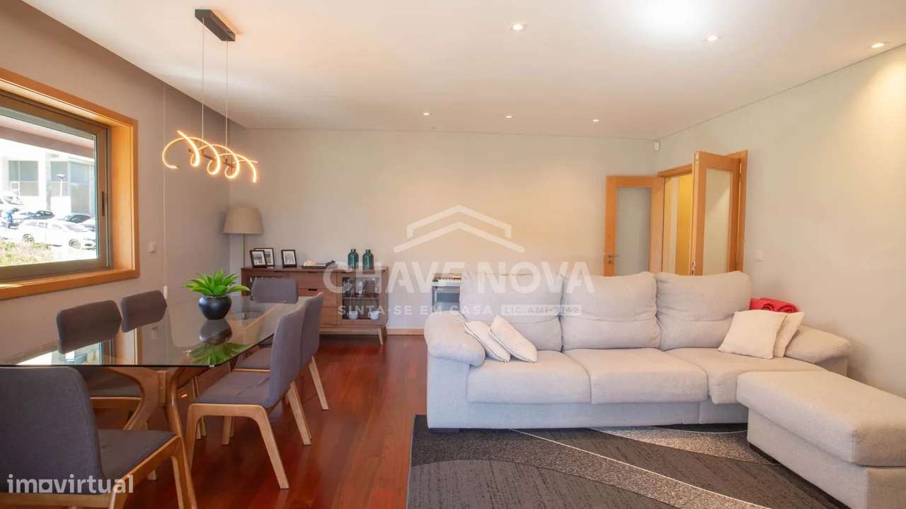 Excelente Apartamento T3 com Terraço em Oliveira do Douro,-8