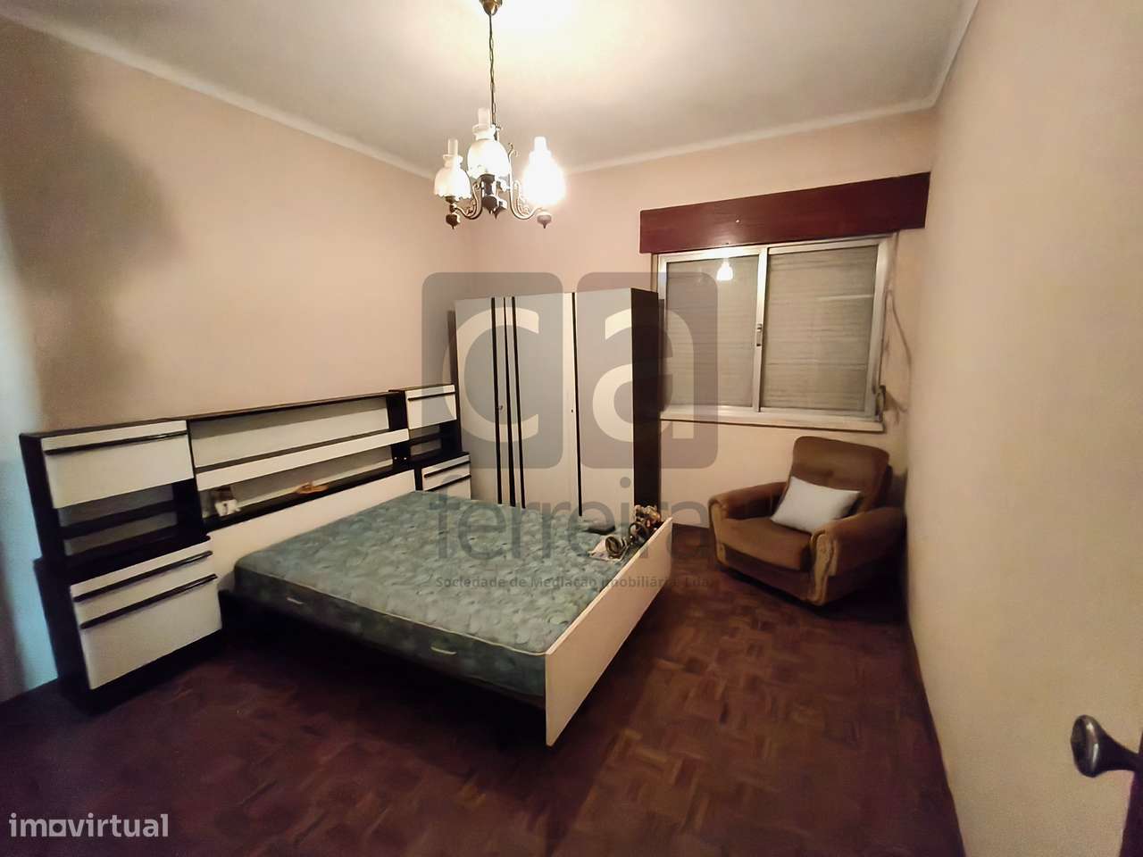 Moradia T5 na Azinhaga – Espaço e localização privilegiada-7