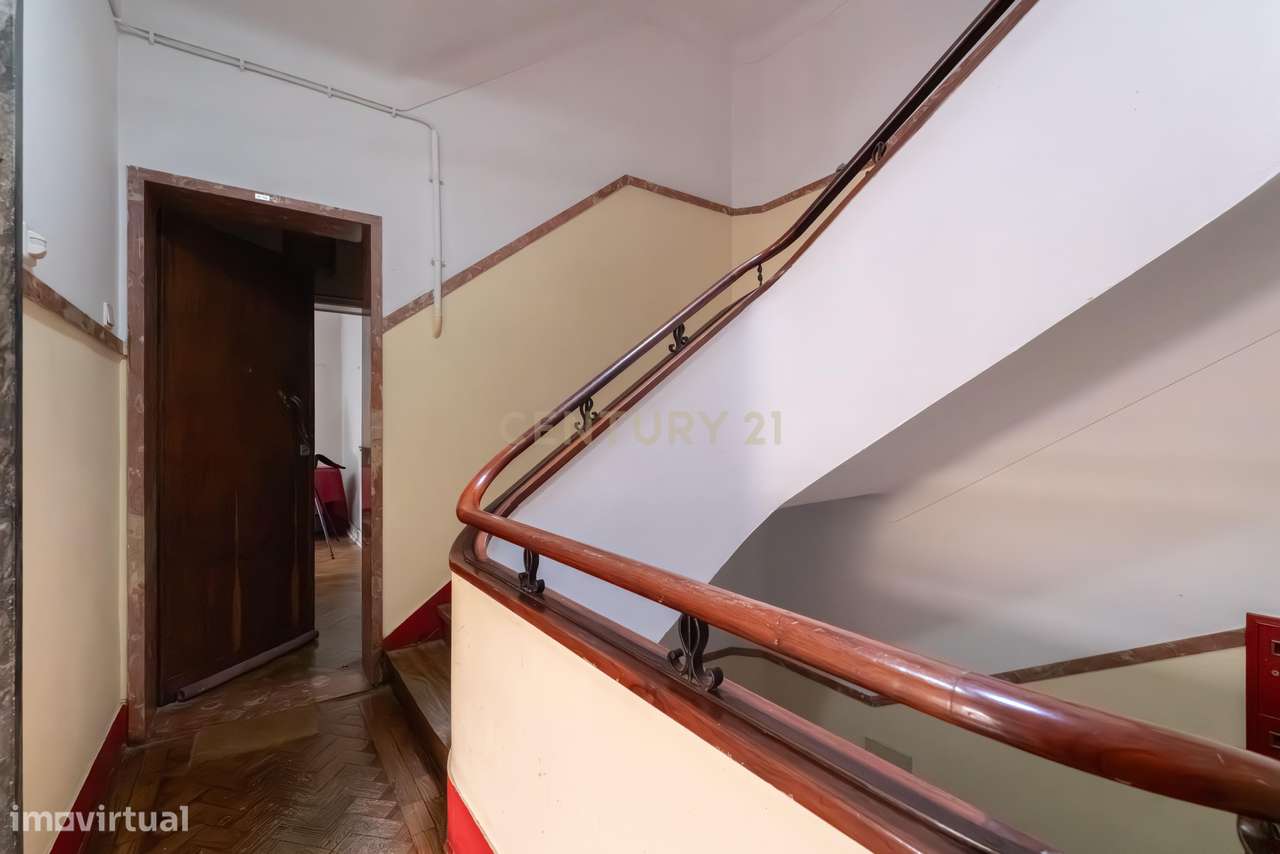 Apartamento para Remodelar ao Seu Gosto – Praça Paiva Couceiro, Lisboa - Grande imagem: 5/25
