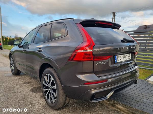 Volvo XC 60 B4 D AWD Plus Dark - 8