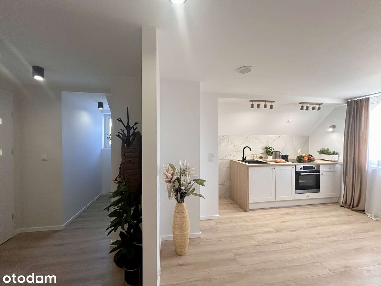 SUPER OFERTA! Urocze mieszkanie po remoncie z garderobą i piwnicą !-9