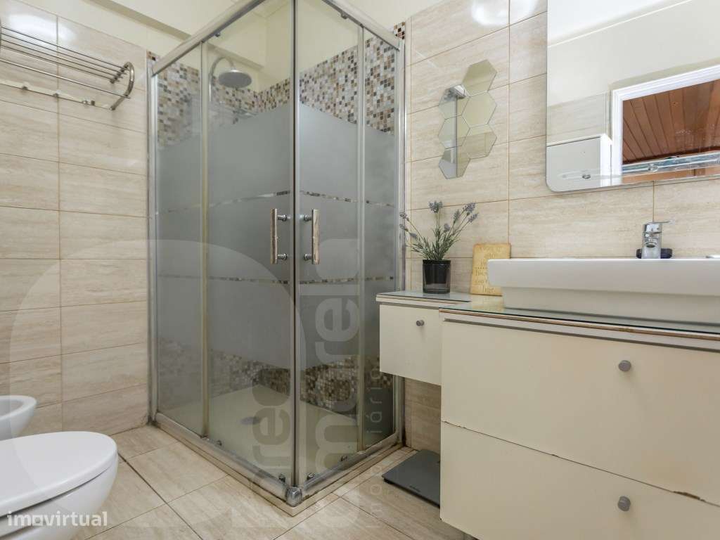APARTAMENTO T3 DUPLEX INVERTIDO COM GARAGEM FECHADA UMA RARIDADE NO...-5