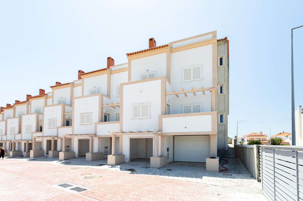 Moradia T3 em Construção com Garagem Dupla, Sótão e Terraço-8