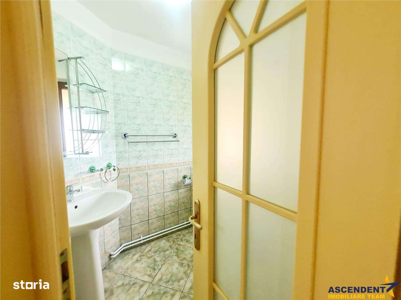 Vila Impetuoasa pe 700mp teren:Spatiu versatil pentru locuintaafacere - Imagine principală: 5/20