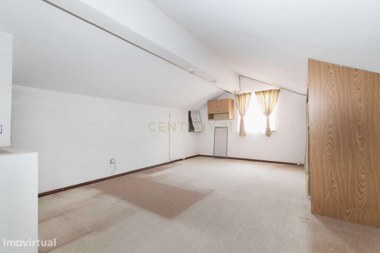 Moradia T3+2 em Casais Novos – Alenquer-30