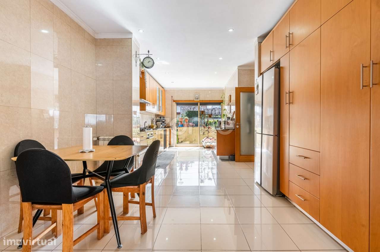 Moradia T4 com Suíte em Dume-5