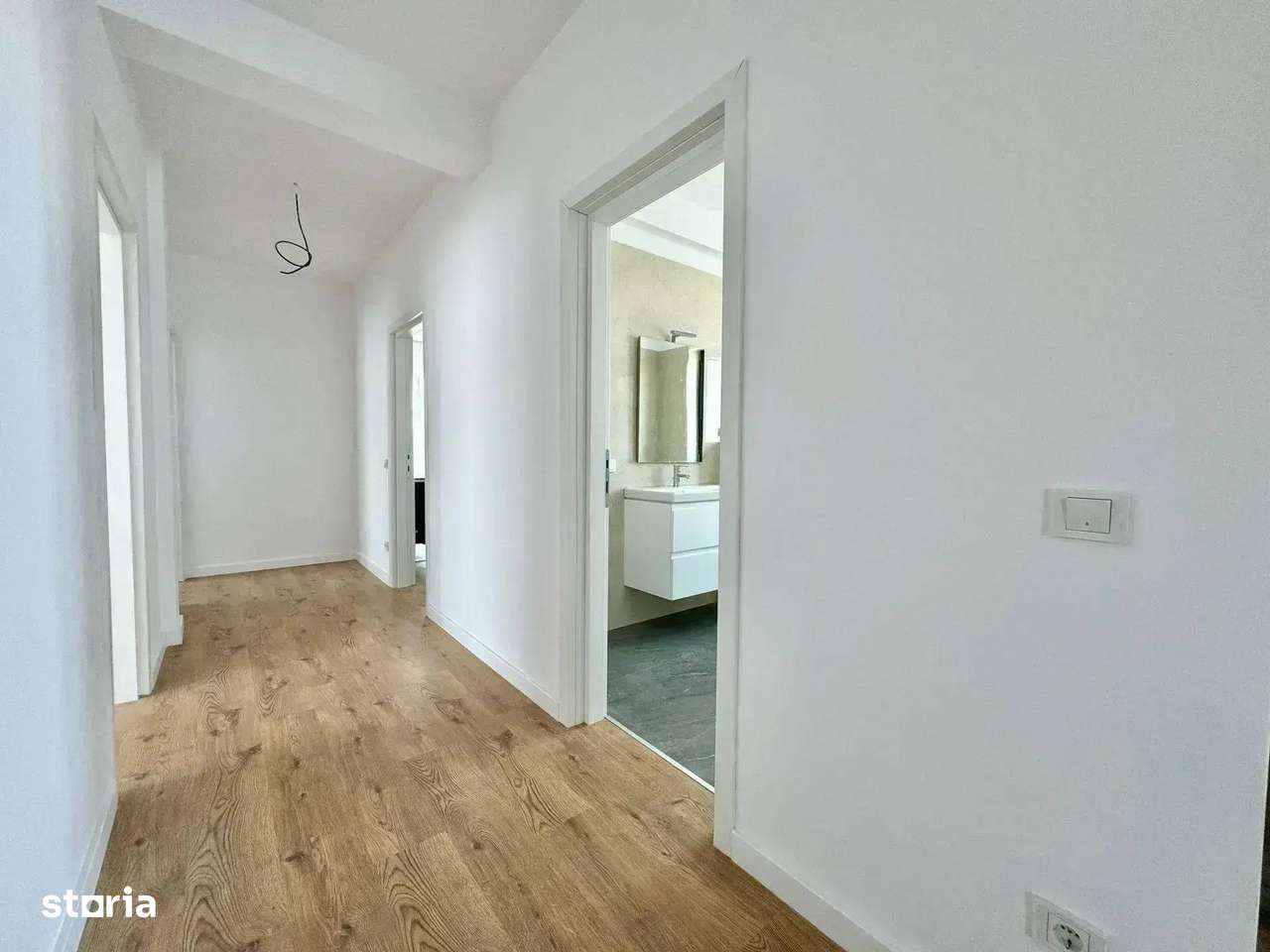 VILĂ MODERNĂ – CURTE MARE – 15 MIN CONCEPT – ȘCOLI, STB, MARKETURI - Imagine principală: 2/8