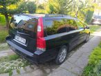 Volvo V70 2.4D5 Momentum - 4