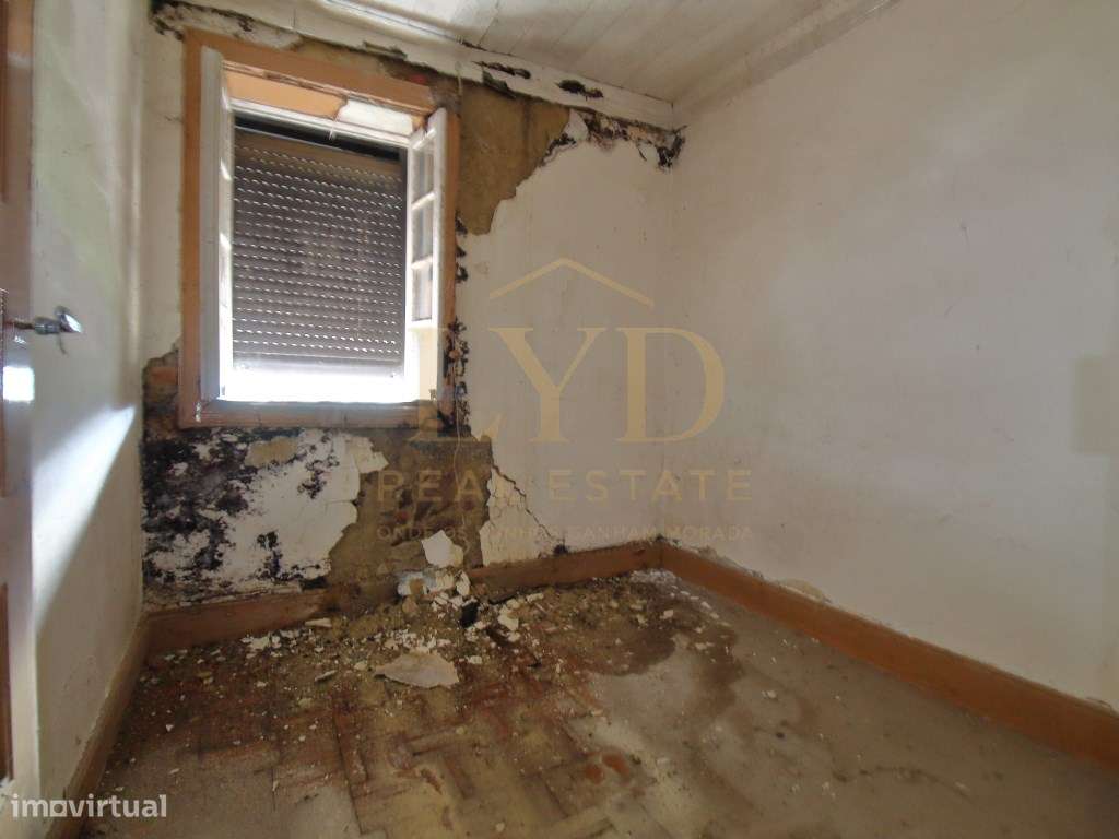 Moradia com terreno Para Restauro-9