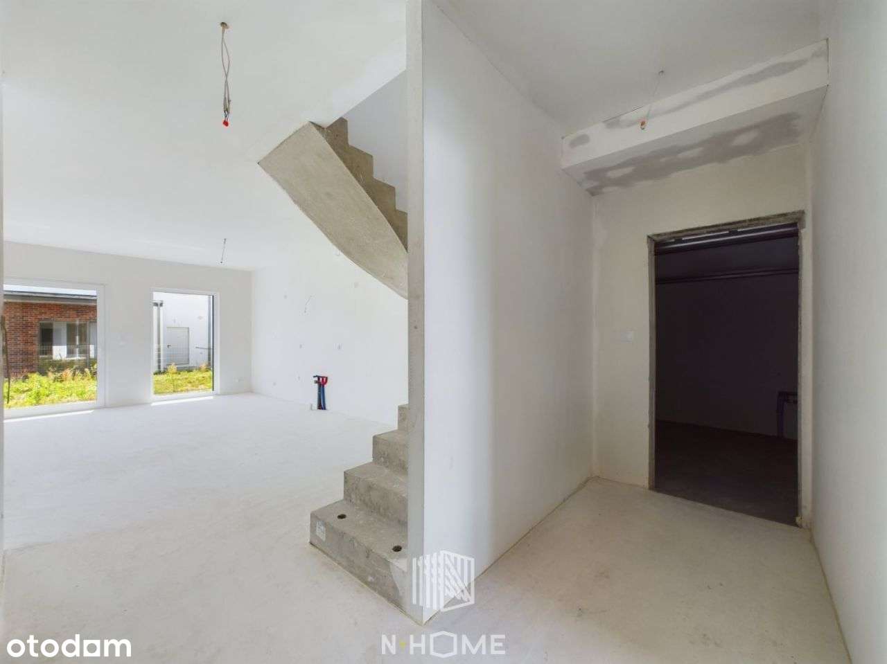 Nowoczesna Zabudowa Z Funkcjonalnym Układem - Pełny obrazek: 4/11