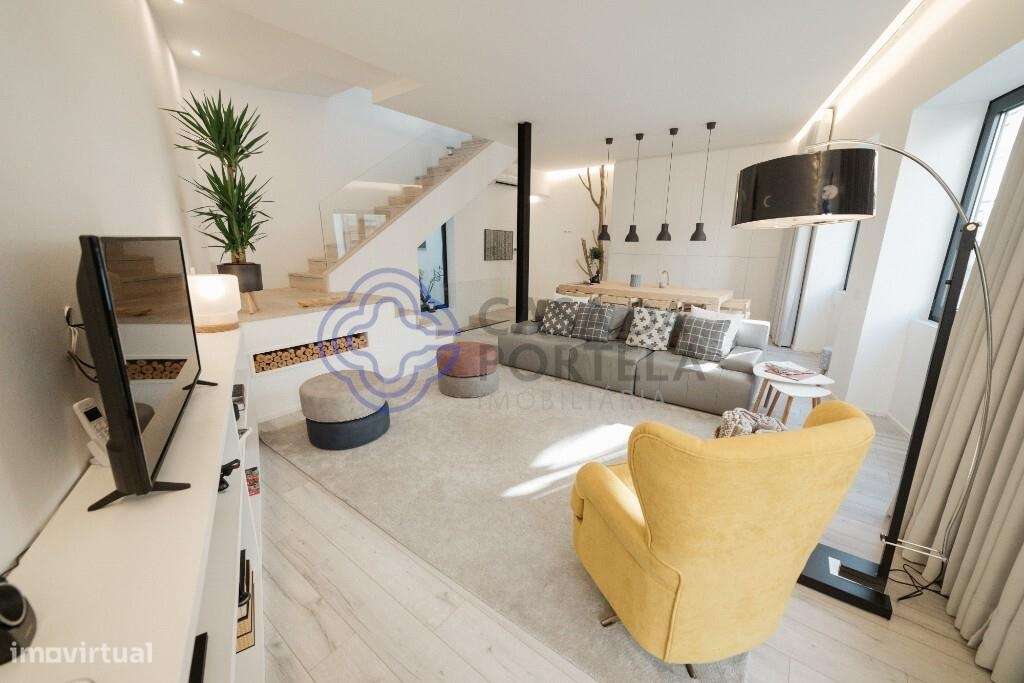 Prédio anos 30 na baixa do Porto - Grande imagem: 4/20