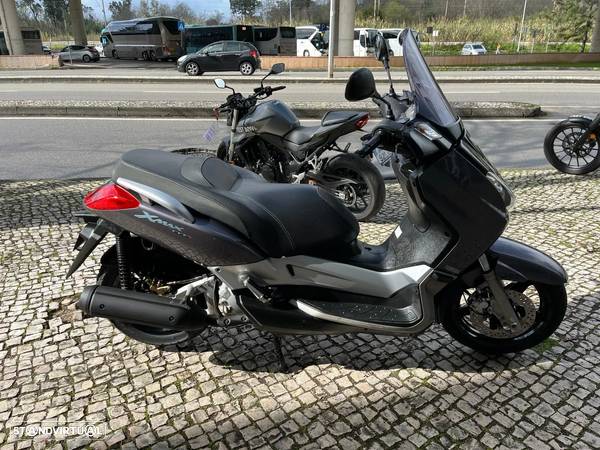 Yamaha X-Max - 5