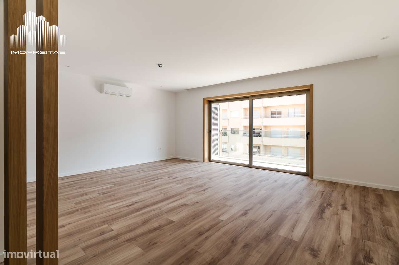 Apartamento T2 Novo com Garagem Fechada para 2 Carros-9