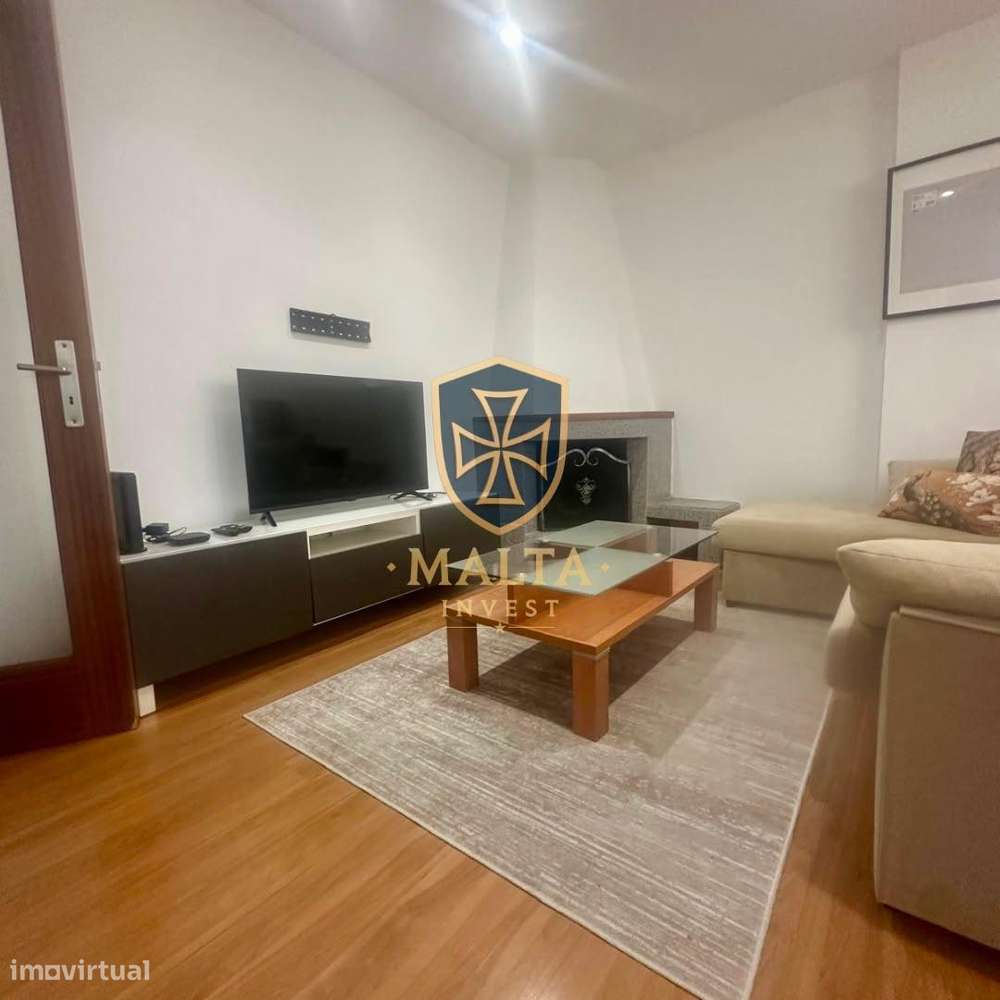 Apartamento T3 Renovado na Rua do Caires em Braga-0