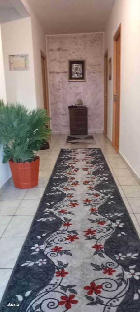 Vila Eforie Nord D+P+2 19 camere cu bai la 70m de faleza - Imagine principală: 2/16