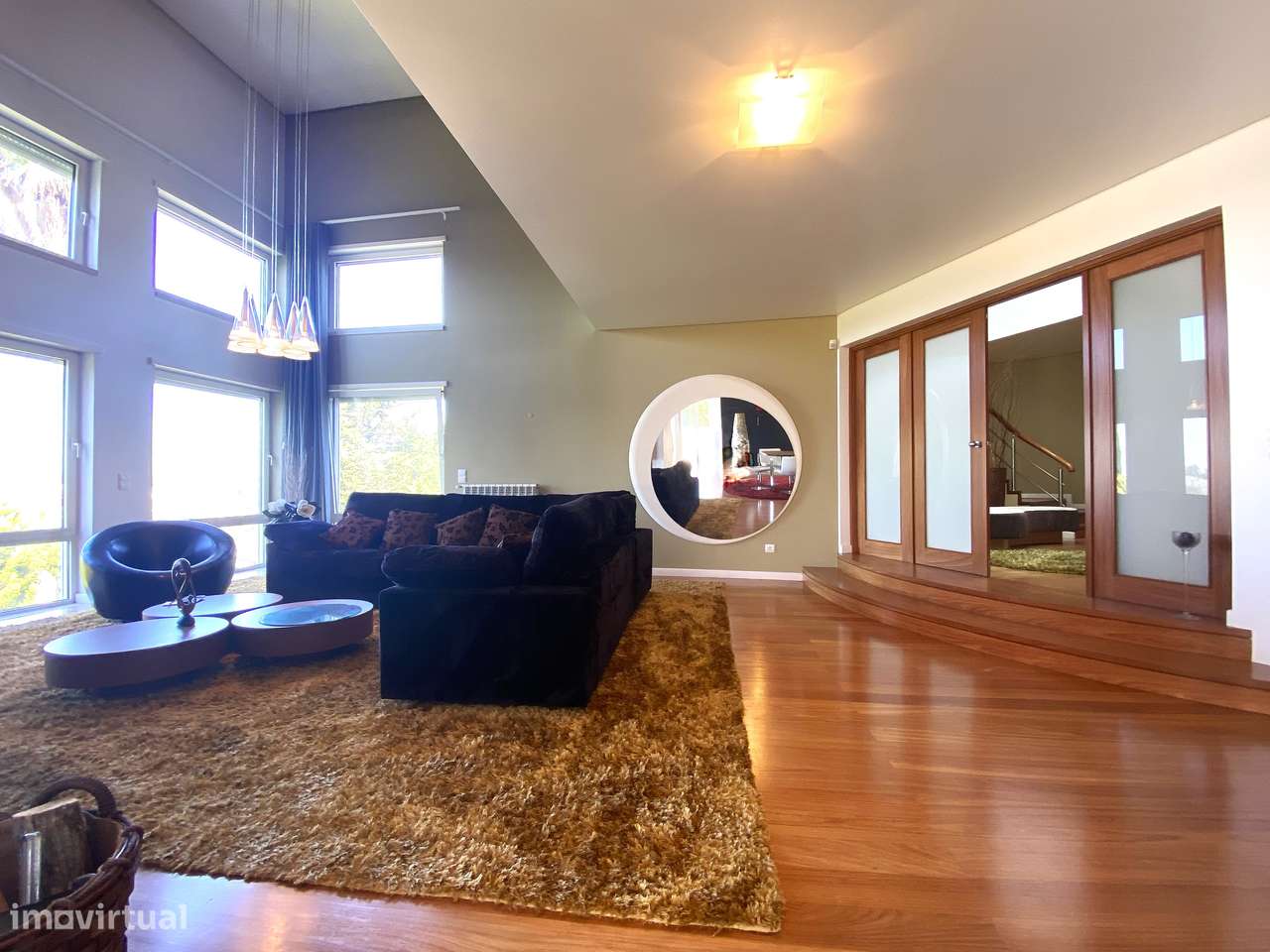 Moradia T5 com Jardim em Localização Privilegiada - Grande imagem: 4/51