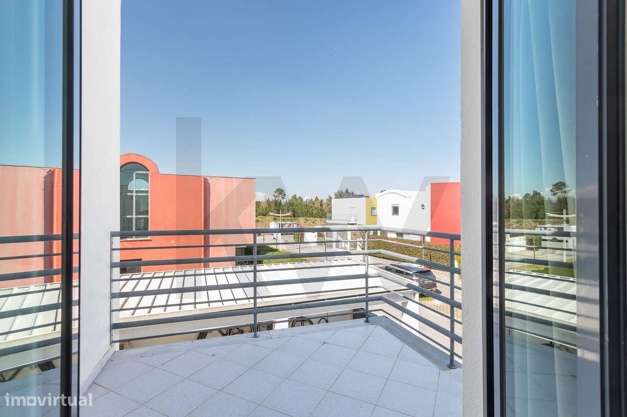 Moradia T3 com piscina, no Palmela Village-40
