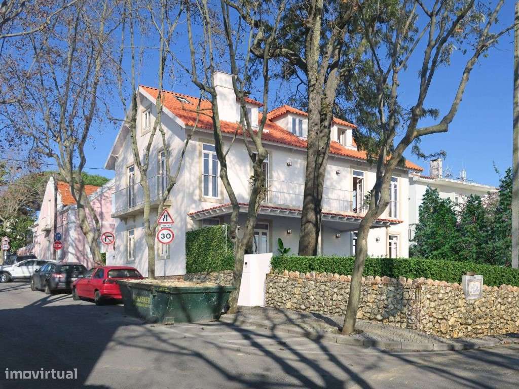 Apartamento T4 duplex renovado com vista sobre o mar no Estoril - Grande imagem: 2/31