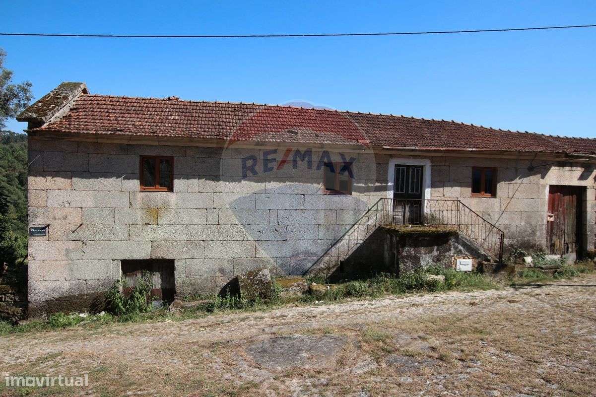 Moradia T2 para venda - Grande imagem: 1/3