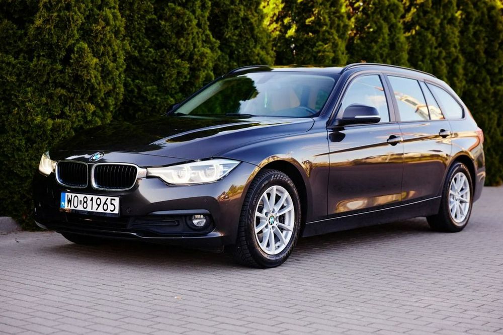 BMW 3 Series F30/F31 (2012-2020) 318d Edition Luxury Line Purity 2017