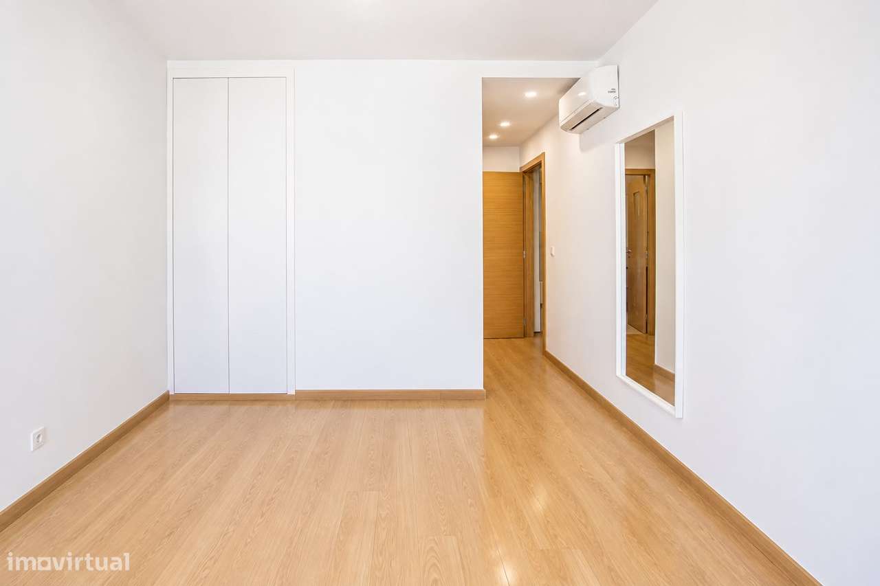 Apartamento, T1+1 Moderno na Venteira Amadora-12