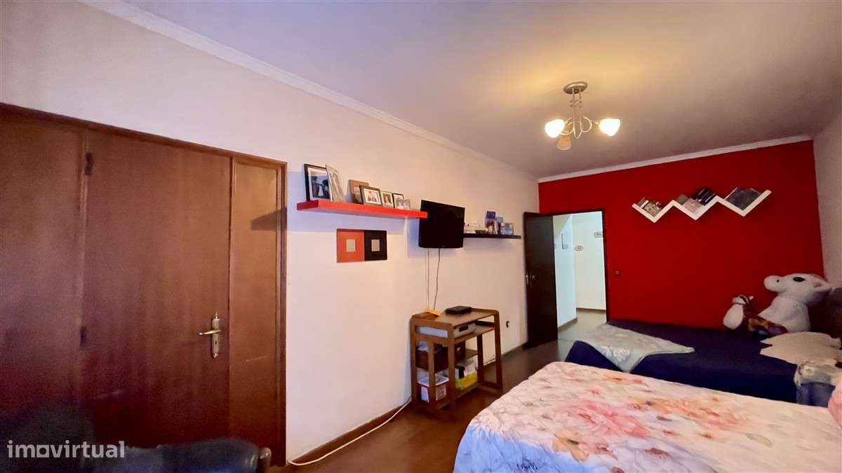 T2 Duplex-1ª linha de Mar-Aver-o-Mar-Aparcamento-9