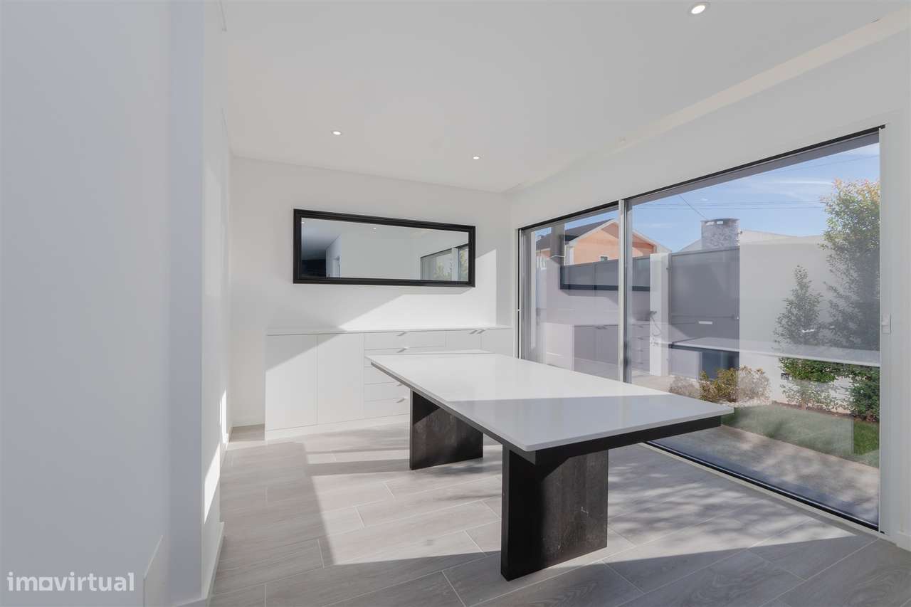 Moradia 5 assoalhadas, com piscina no Zambujeiro. - Grande imagem: 4/44