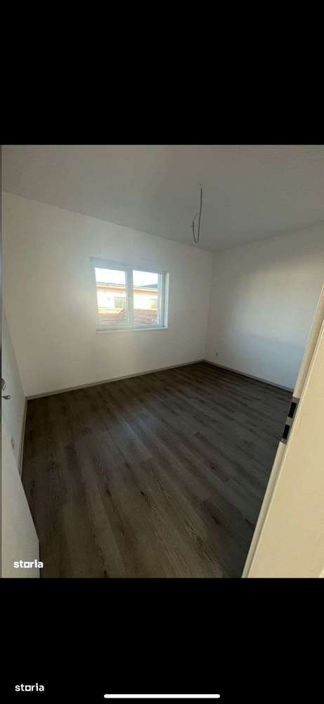 Case într-un complex modern la granița cu sectorul 5-5