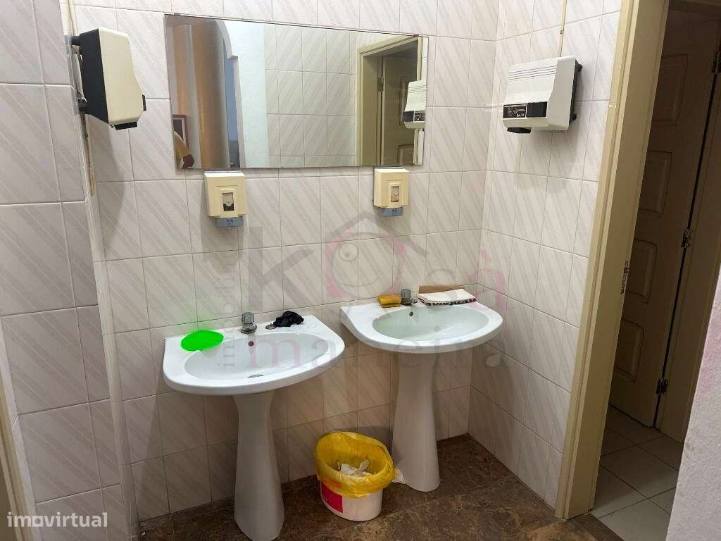 Prédio a venda com restaurante e habitação, à venda em SInes-23