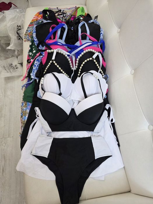 Купальники оптом, білизна оптом, труси, бюстгальтери, піжами, носки