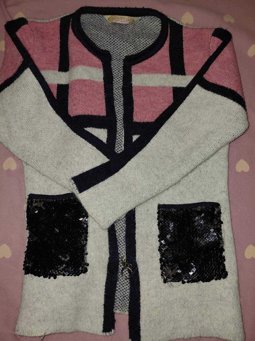 Зимняя фирменная кофта на девочку