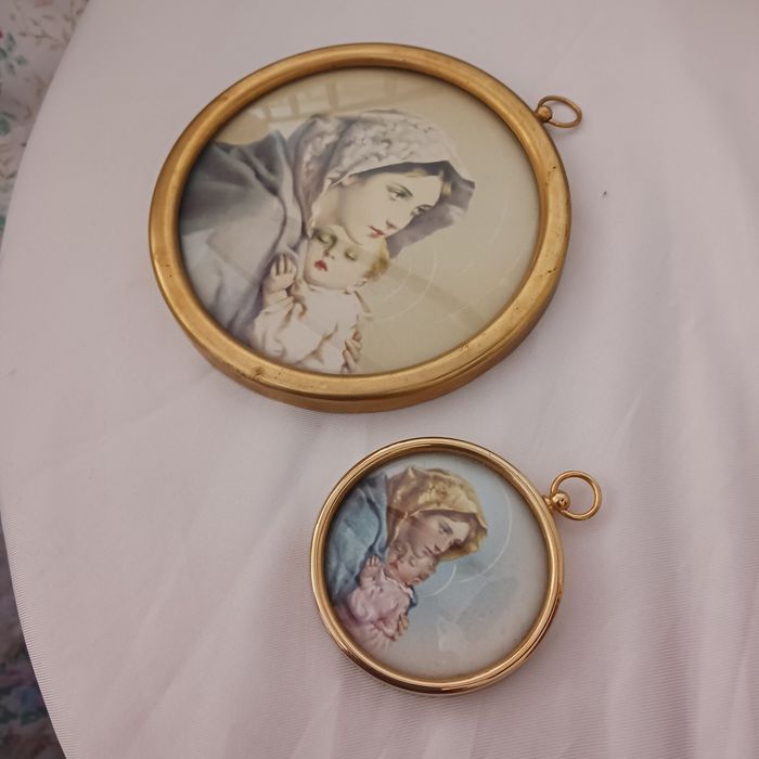 Pequenos quadros com imagem senhora com menino