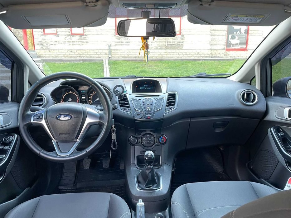 Продам Ford Fiesta 2015
