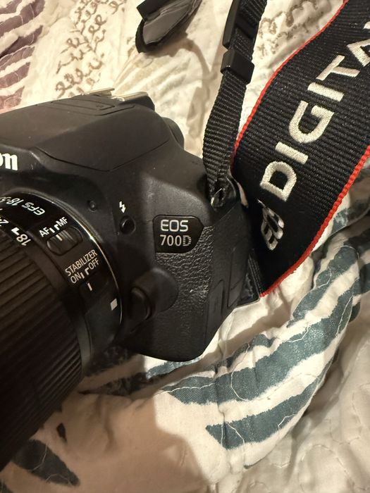 Canon EOS 700D + 18-55mm IS STM | 2 Baterias + Bolsa