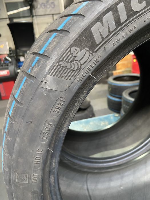 245 / 40 R 19 Michelin Pilot Sport 4