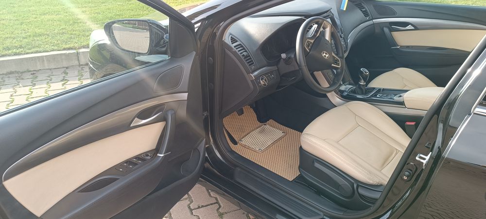 Хендай І40 2013  1.7 дизель механічна коробка передач