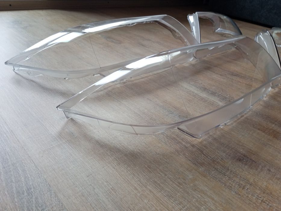 Скло фар BMW E90, E91