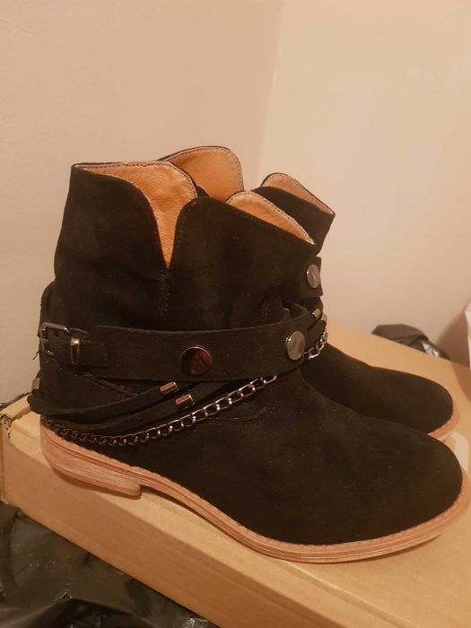 Sprzedam nowe botki rozm 36