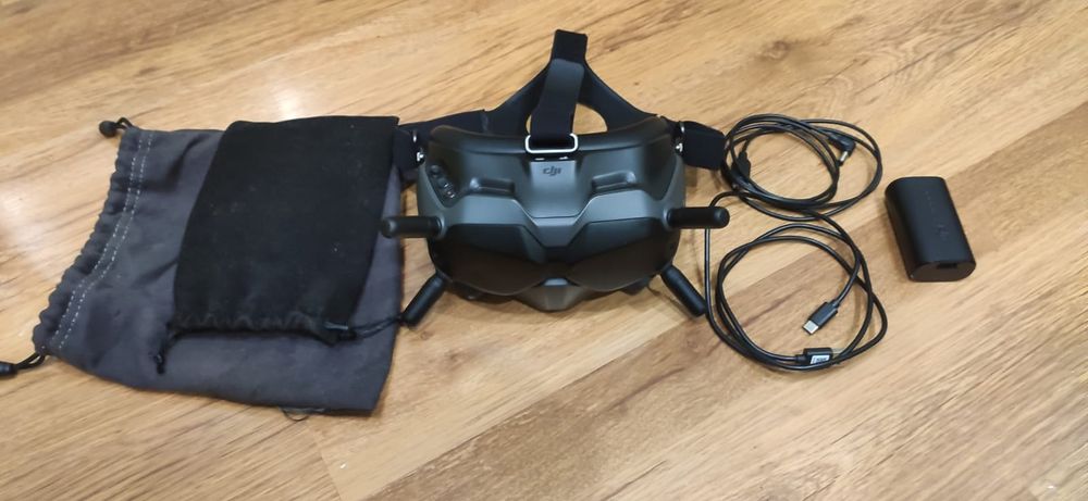 Окуляри Dji googles v2
Продам окуляри робочі в гарному стані на  4 з 5