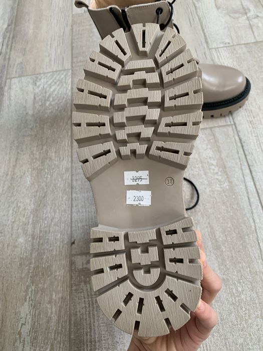 Ботинки жіночі в ідеальному стані