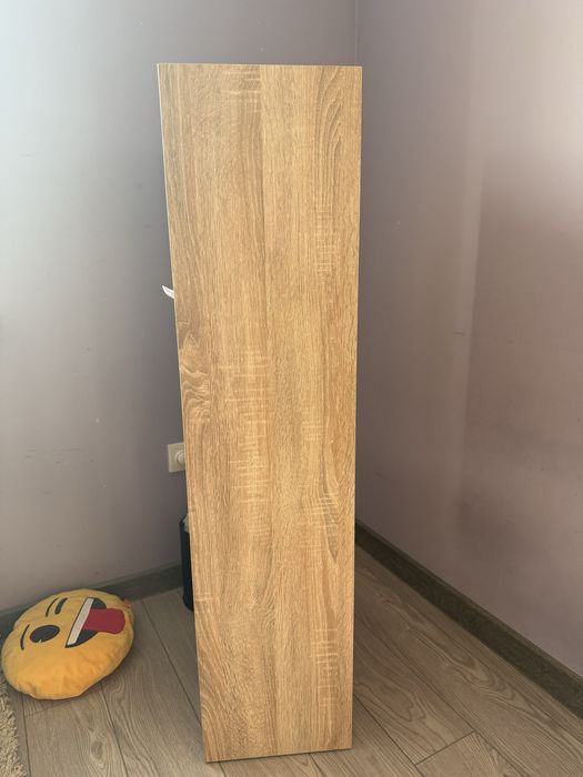 Зручний стелаж для книг або маленьких речей