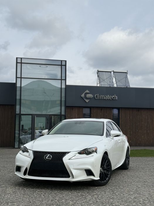 Lexus IS 200t 2016 год
