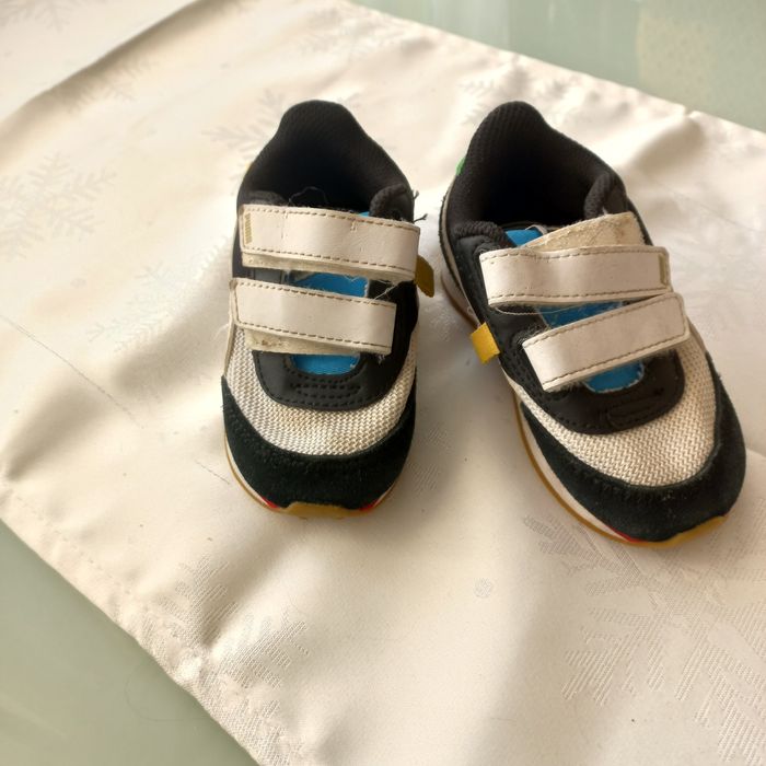 Granatowe buciki PUMA