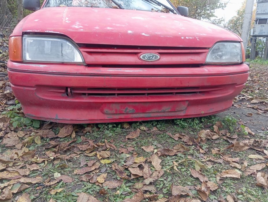 Бампер передній Ford Escort / Форд Ескорт Mk5